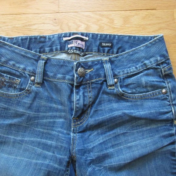 BE Rocks for Express Slightly Distressed Light Blue Denim Skinny Jeans in Size 6 - Picture 3 of 6